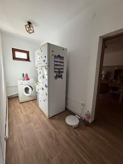 Casă individuală cu 5 camere cu Canalizare în Pietroșița