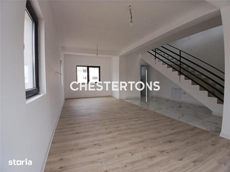 Casă cu 4 camere cu Teren 320 Mp în Glina