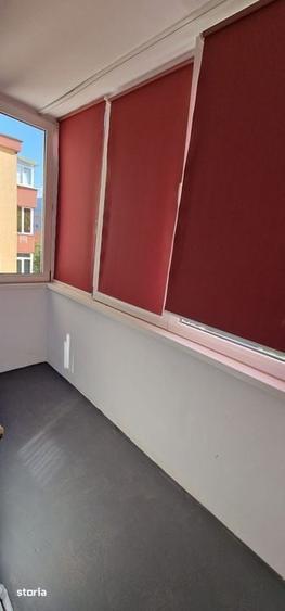 Apartament cu 4 camere decomandat în Calea București