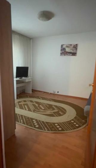 Garsonieră decomandată în 1 Mai