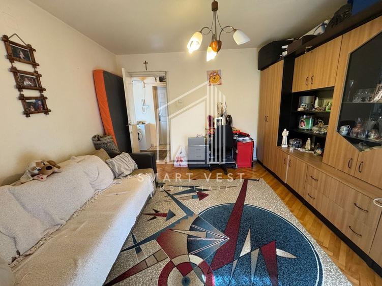 Apartament cu 2 camere decomandat, mobilat în Botizului
