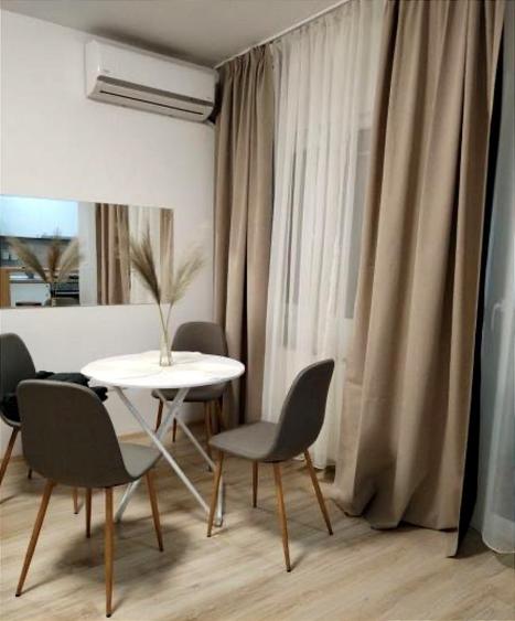 Apartament cu 2 camere decomandat în Dobroești — fotografia 2