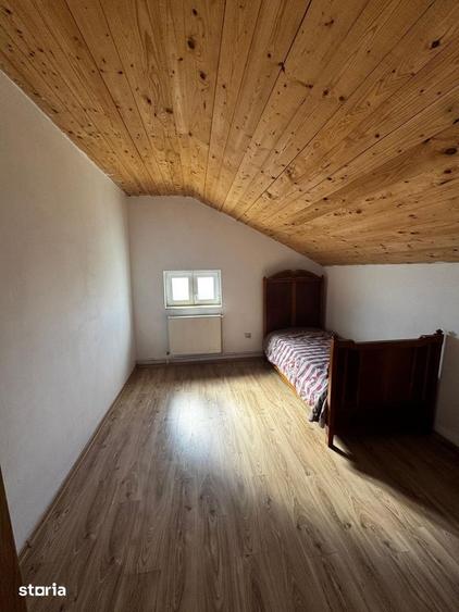 Casă cu 8 camere cu Teren 352 Mp în Ultracentral