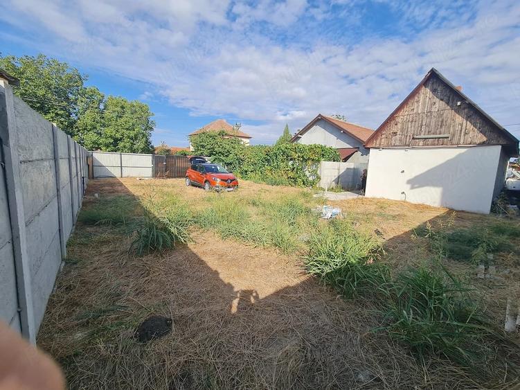 Casă cu 2 camere cu Teren 318 Mp în Central