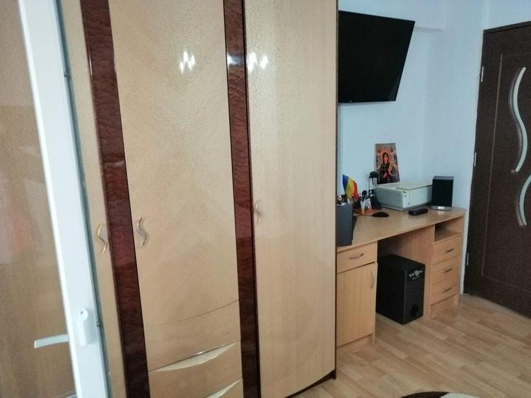 Apartament cu 3 camere decomandat în Poiana