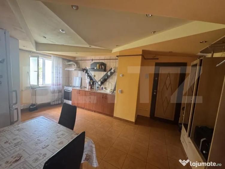 Apartament cu 3 camere decomandat în George Enescu