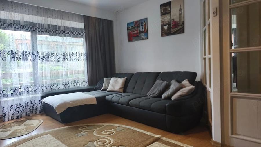 Apartament cu 2 camere decomandat în Piața Centrală
