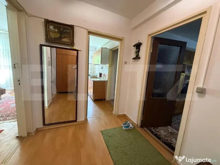 Apartament cu 3 camere semidecomandat în Nord