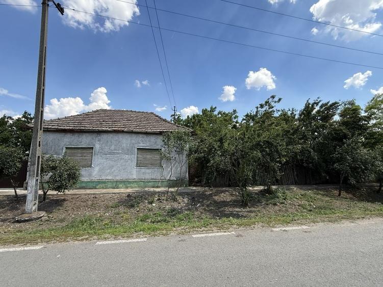 Casă cu 3 camere în Variașu Mare