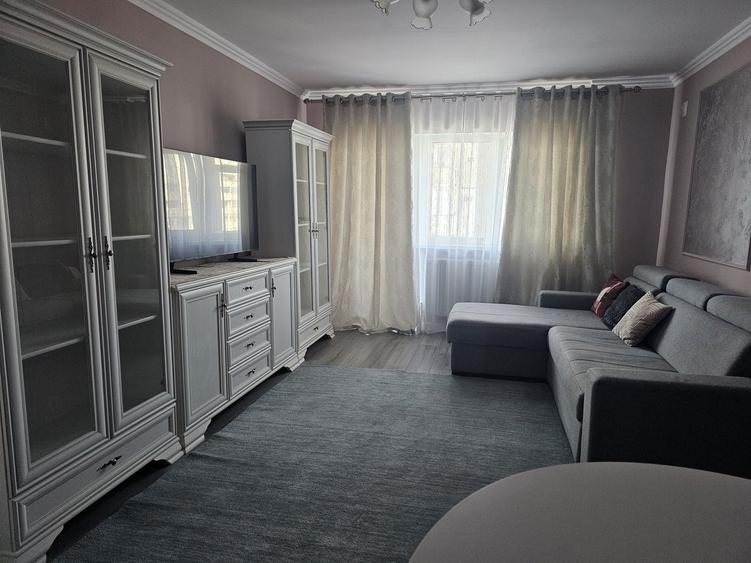 Apartament cu 3 camere decomandat în Păcurari
