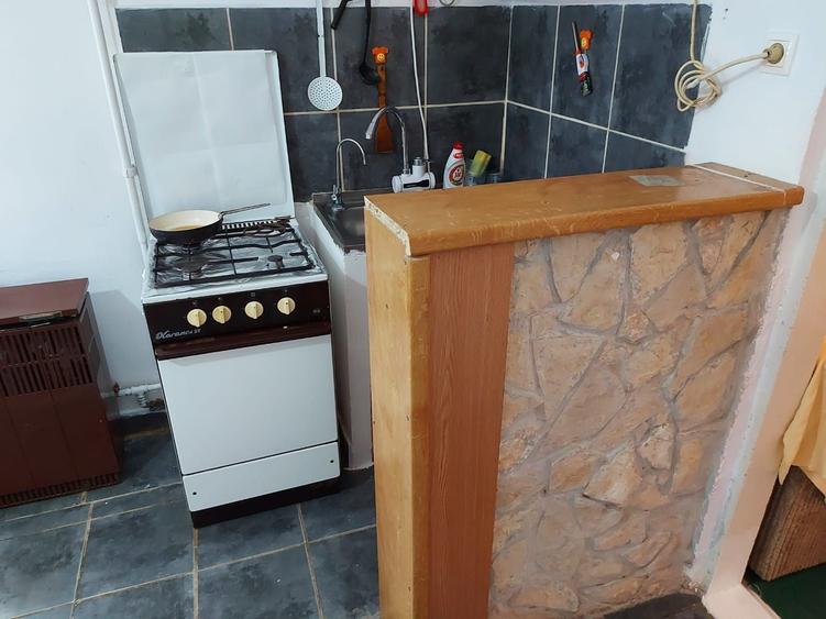 Casă cu 2 camere în Iratoșu