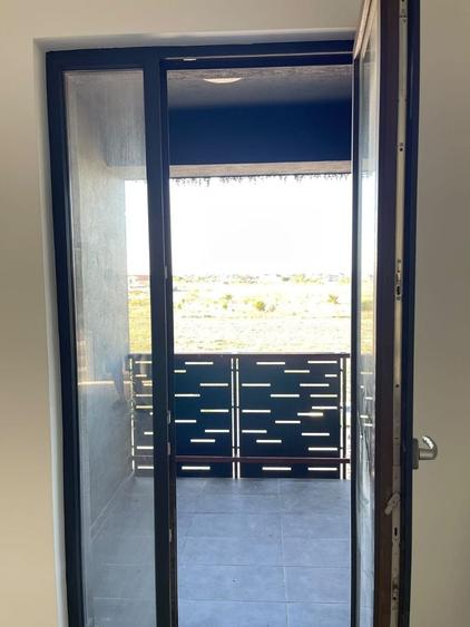 Apartament cu 3 camere semidecomandat în Km 5