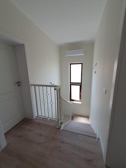 Duplex cu 5 camere cu Teren 300 Mp în Dumbrăvița