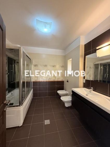 Casă individuală cu 7 camere cu Canalizare în Corbeanca