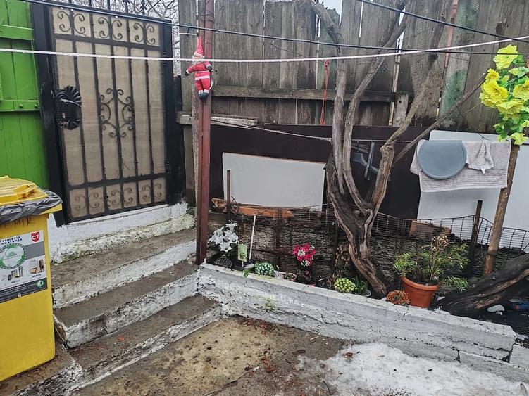 Casă cu 3 camere cu Teren 96 Mp în Brătianu