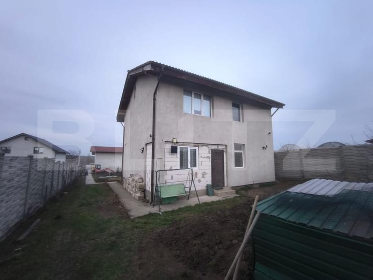 Casă individuală cu 4 camere cu Canalizare în Exterior Est