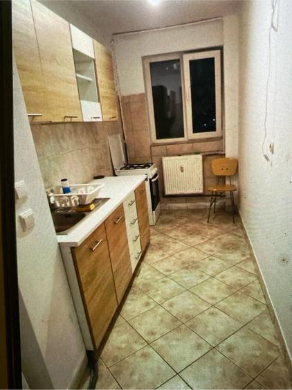 Apartament cu 3 camere decomandat în Drumul Taberei