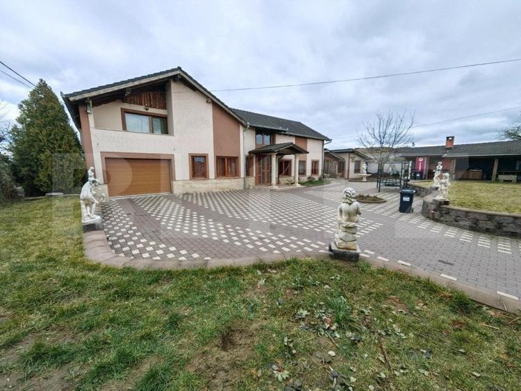 Casă individuală cu 4 camere cu Garaj în Oarda