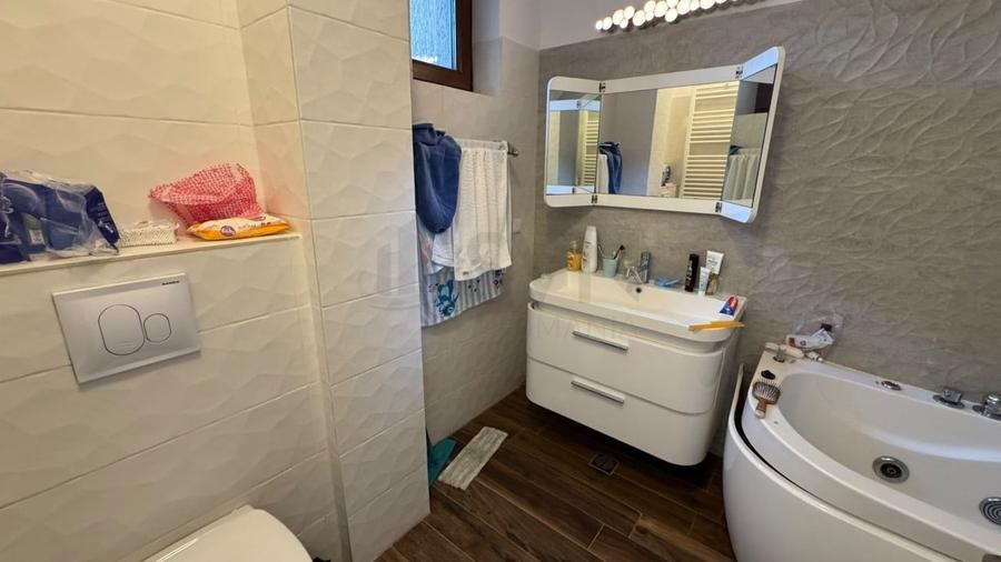 Apartament cu 3 camere decomandat, mobilat în Aviației