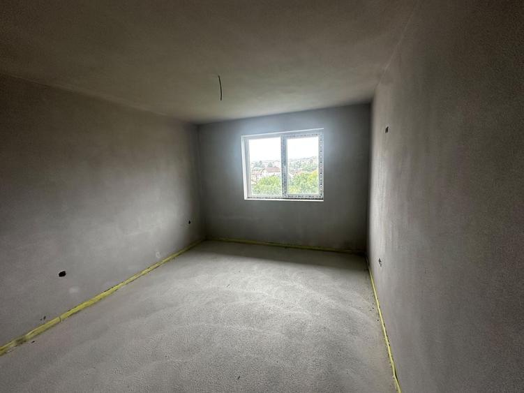 Casă individuală cu 5 camere cu Canalizare în Exterior Est