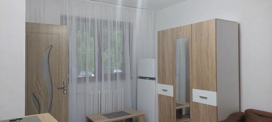 Garsonieră decomandată în Podu Roș
