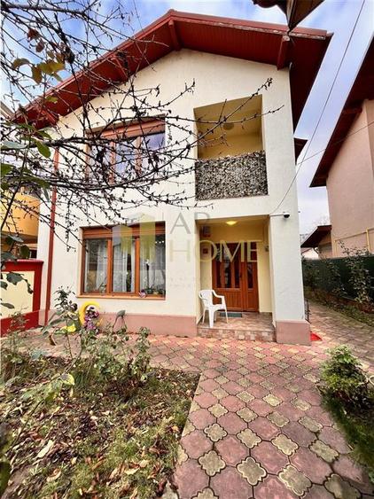 Casa 5 camere,  Ploiesti,  zona Bd. Castanilor - 25