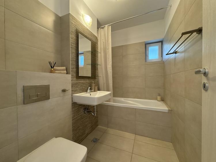 Apartament cu 3 camere decomandat, mobilat în Otopeni