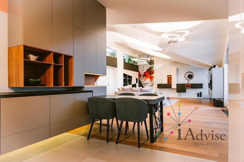 Apartament cu 3 camere decomandat, mobilat în Centrul Istoric