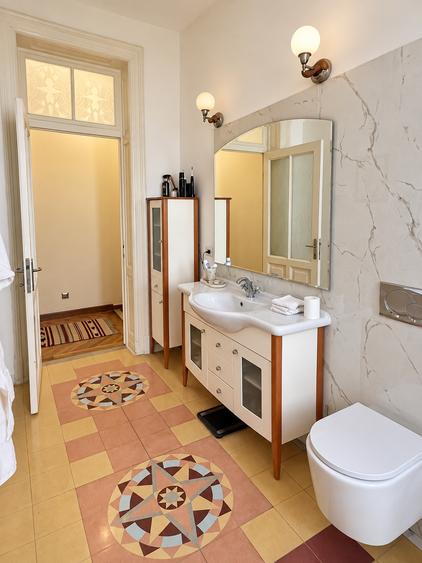 Apartament cu 3 camere decomandat în Cișmigiu