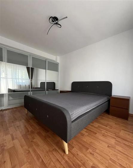 Apartament cu 3 camere decomandat, mobilat în Tei