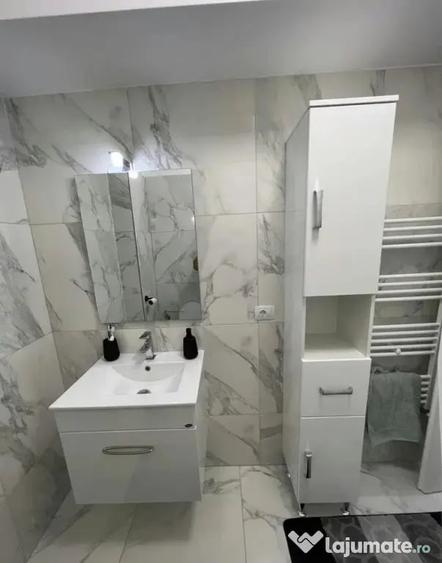 Garsonieră decomandată în Valea Adâncă