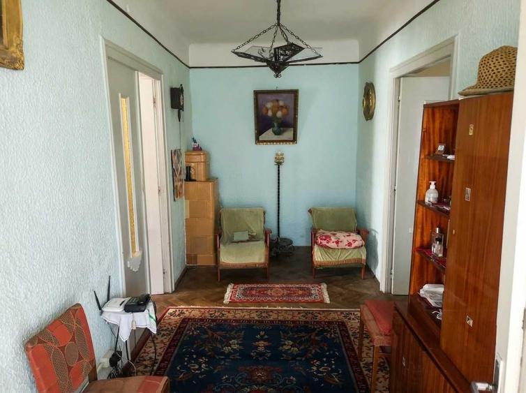 Casă cu 4 camere în Ultracentral