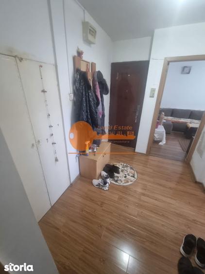 Apartament cu 3 camere decomandat în Crângași