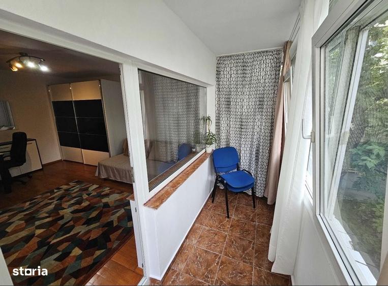 Apartament cu 3 camere decomandat în Lacul Tei