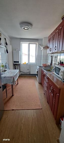 Apartament cu 3 camere decomandat în Vasile Alecsandri — fotografia 3
