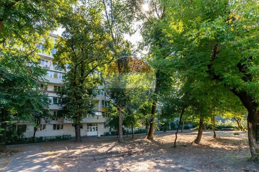 Apartament cu 2 camere semidecomandat, mobilat în Grivița