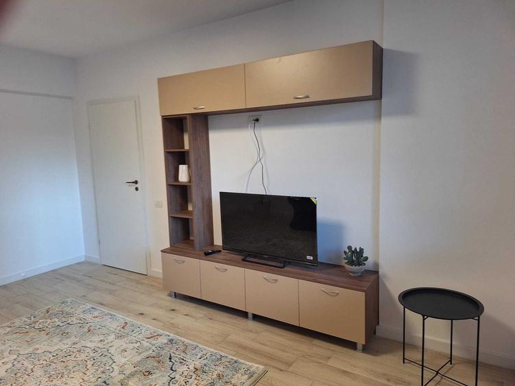 Casă cu 2 camere decomandat cu Centrală Termică în Central