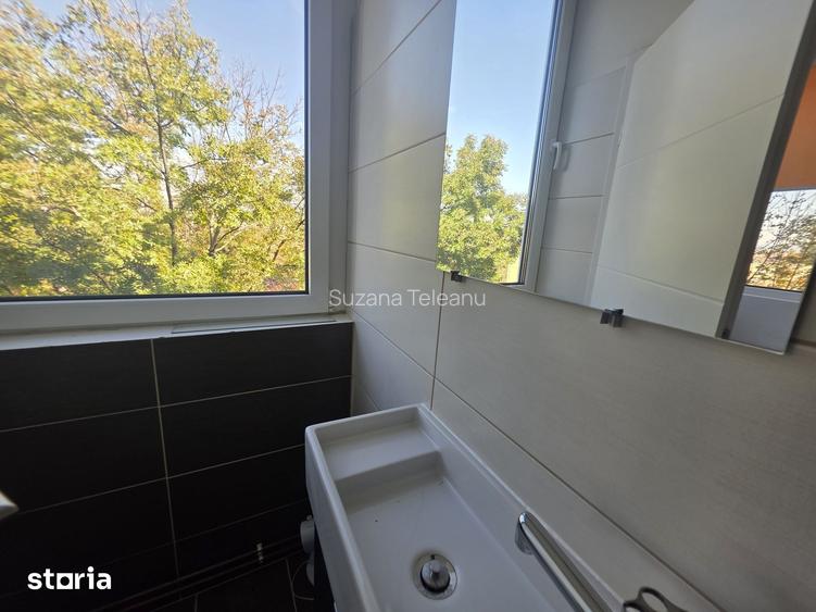 Inchiriez 3 camere renovat Centrul Vechi cu parcare