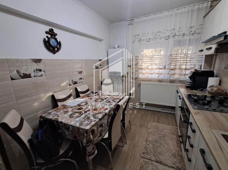 Apartament cu 3 camere decomandat, mobilat în Micro 16