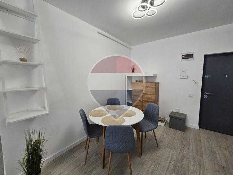 Apartament cu 2 camere semidecomandat, mobilat în Florești