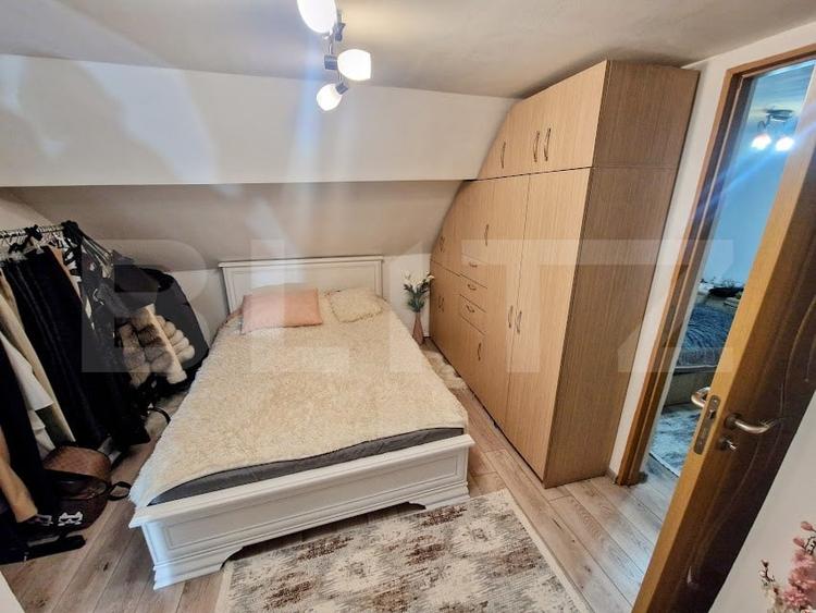 Apartament cu 3 camere decomandat, mobilat în Valenta