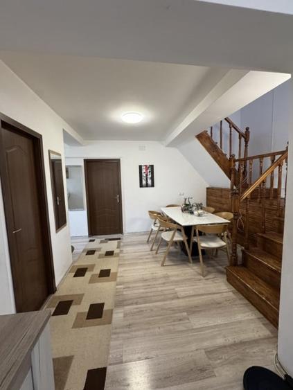 Casă individuală cu 5 camere cu Teren 470 Mp în Blejoi