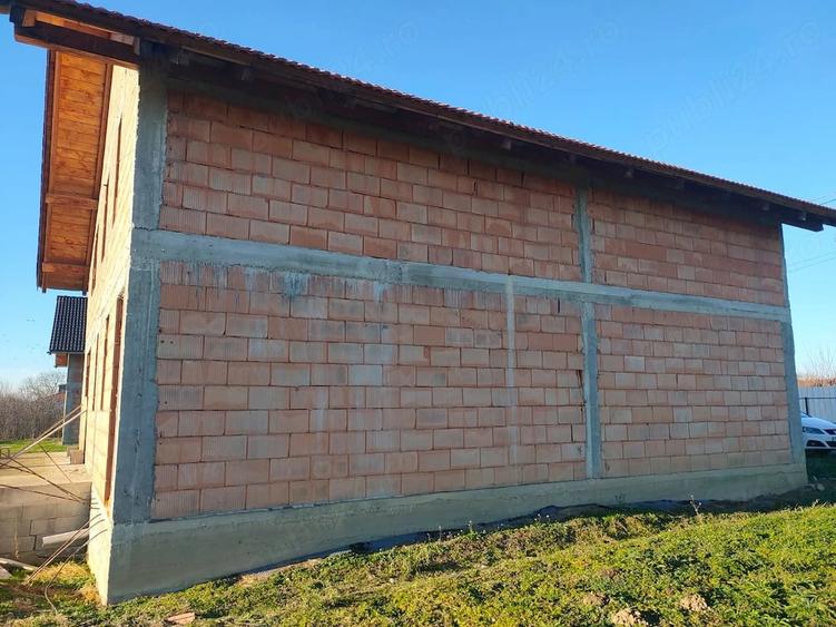 Casă cu Teren 930 Mp în Central