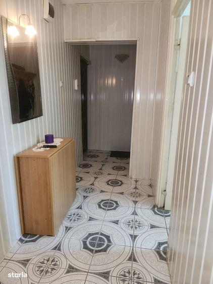 Zona Ura 2 camere etaj 2 din 4 - 8