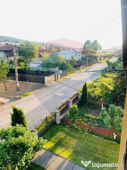 Casă cu 3 camere cu Teren 861 Mp în Central