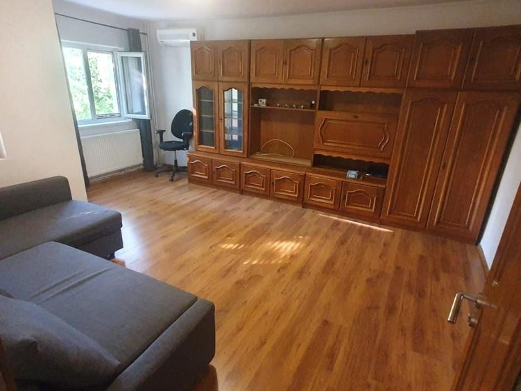Apartament cu 3 camere decomandat, mobilat în Lujerului