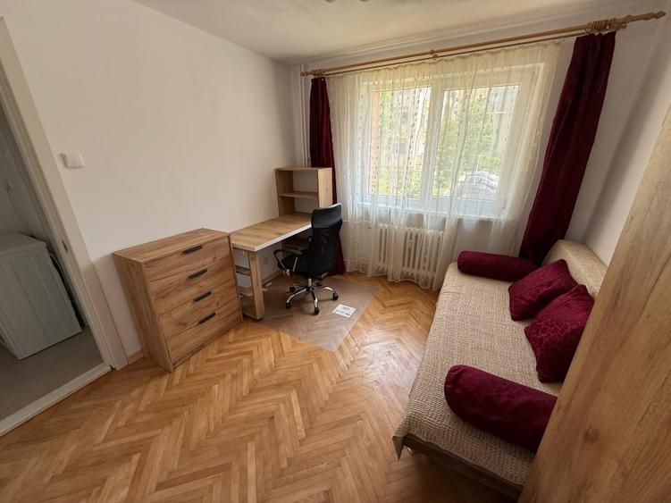 Apartament cu 3 camere decomandat în Valea Rosie