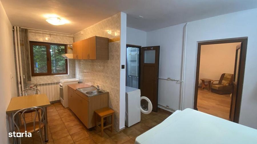 Garsonieră decomandată în Tineretului