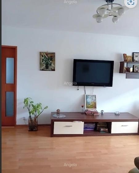Apartament cu 4 camere decomandat în Gorjului