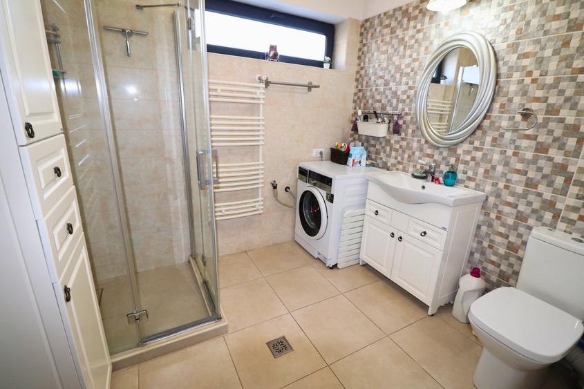 Casă individuală cu 6 camere cu Canalizare în Brănești